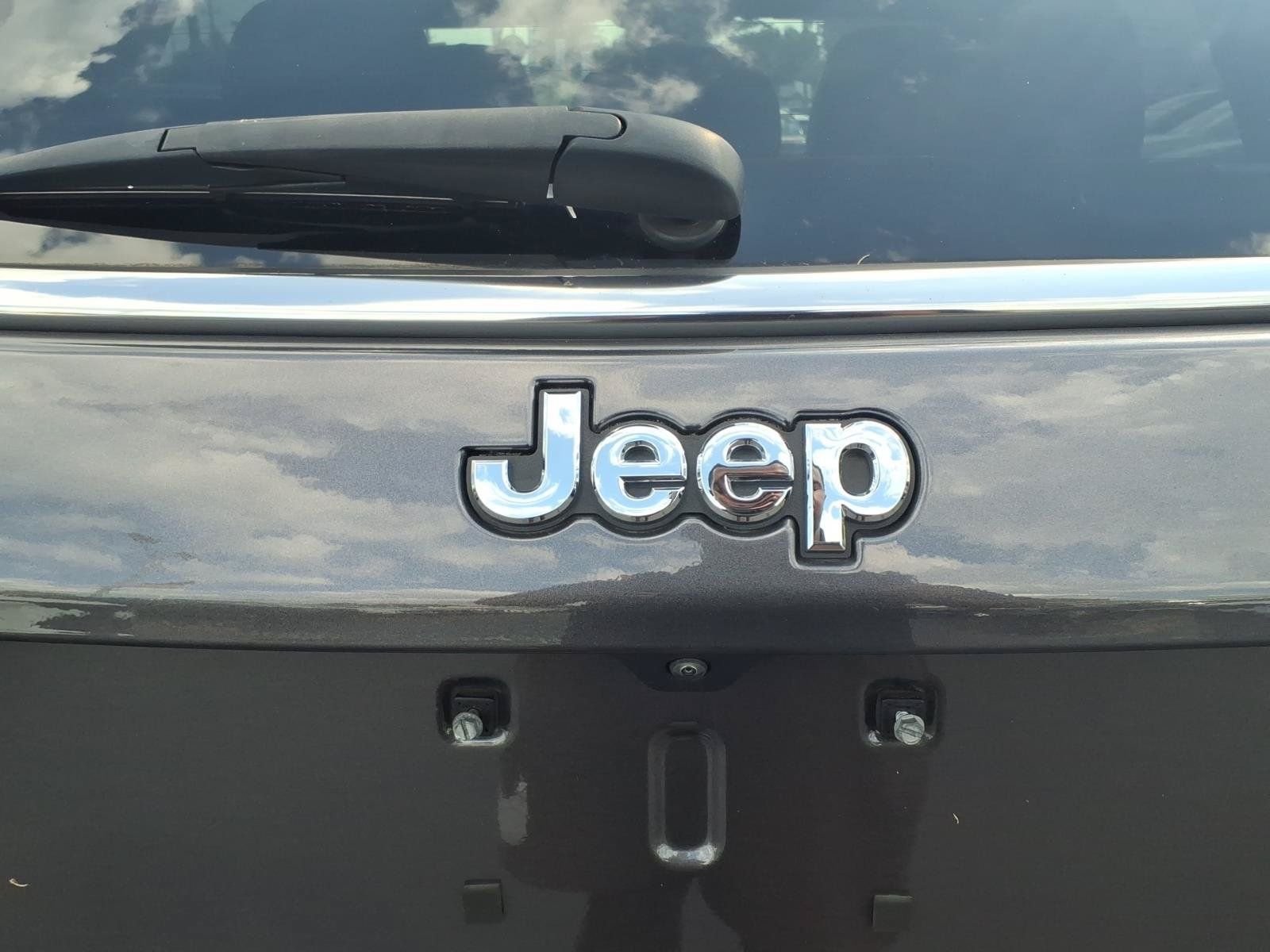 Used 2024 Jeep Compass Limited w/ Sun and Sound Group AWD/4WD image 14