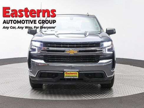 Used 2020 Chevrolet Silverado 1500 LT w/ Convenience Package AWD/4WD image 2