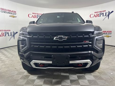 Used 2025 Chevrolet Suburban Z71 w/ Comfort Package AWD/4WD image 2