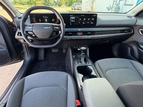 Used 2025 Kia K4 FWD image 16