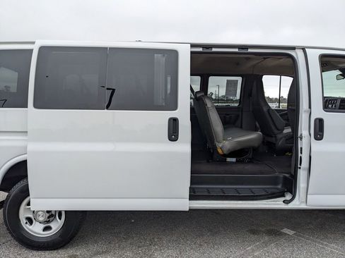 Used 2020 Chevrolet Express 3500 LT w/ LT Preferred Equipment Group image 39