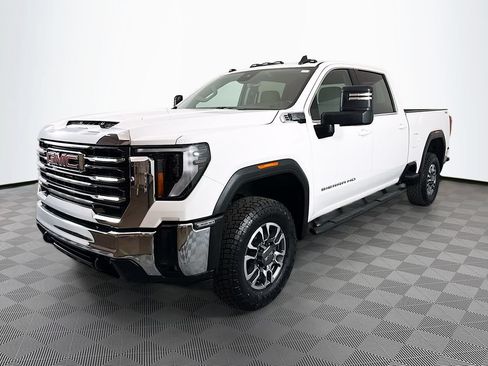 Used 2024 GMC Sierra 2500 SLE w/ SLE Convenience Package AWD/4WD image 3