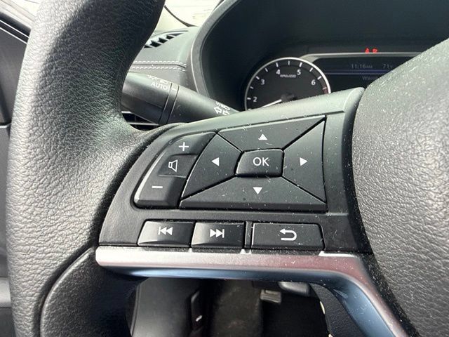 Used 2024 Nissan Sentra SV FWD image 14
