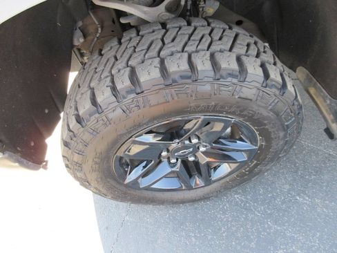 Certified 2024 Chevrolet Silverado 1500 LT Trail Boss w/ Convenience Package II AWD/4WD image 15