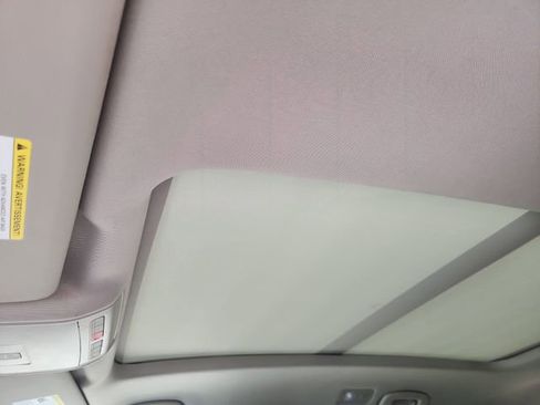 Used 2019 Volkswagen Atlas SEL Premium image 19