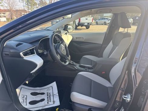 Used 2025 Toyota Corolla LE image 17