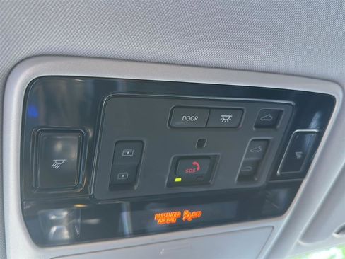 Used 2024 Toyota Grand Highlander AWD image 16