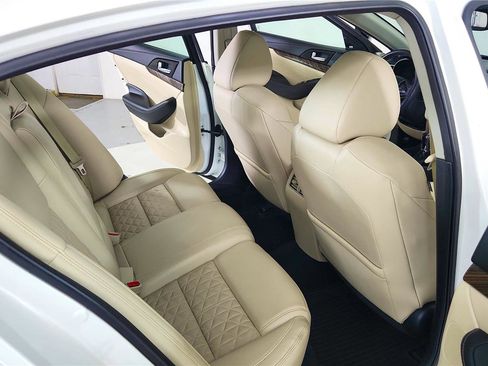 Used 2017 Nissan Maxima Platinum image 40