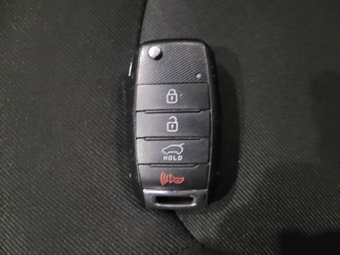 Used 2016 Kia Soul + FWD image 32