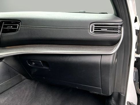 Certified 2024 Jeep Wagoneer Series III AWD/4WD image 19