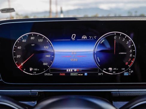 Used 2025 Mercedes-Benz GLE 450e 4MATIC image 25