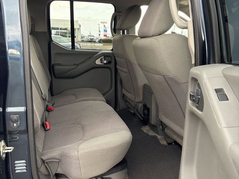 Used 2016 Nissan Frontier SV image 19