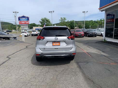 Used 2017 Nissan Rogue S w/ S Appearance Package AWD/4WD image 5