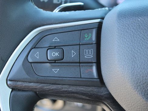 Used 2023 Jeep Grand Cherokee L Limited w/ Black Appearance Package image 14