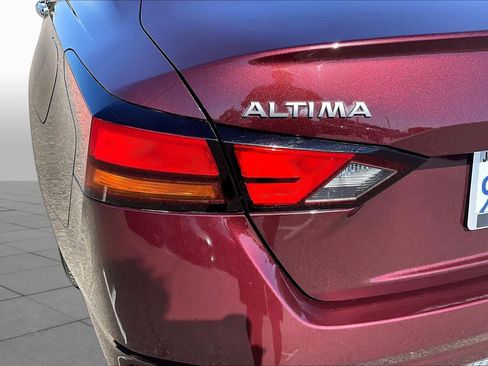 Used 2024 Nissan Altima 2.5 SV FWD image 28