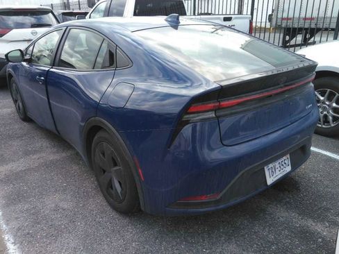 Used 2023 Toyota Prius LE image 4