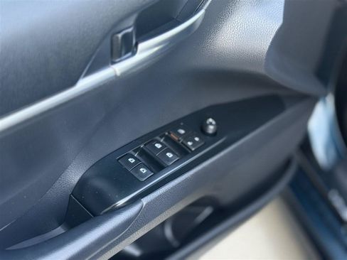 Used 2019 Toyota Camry SE FWD image 16