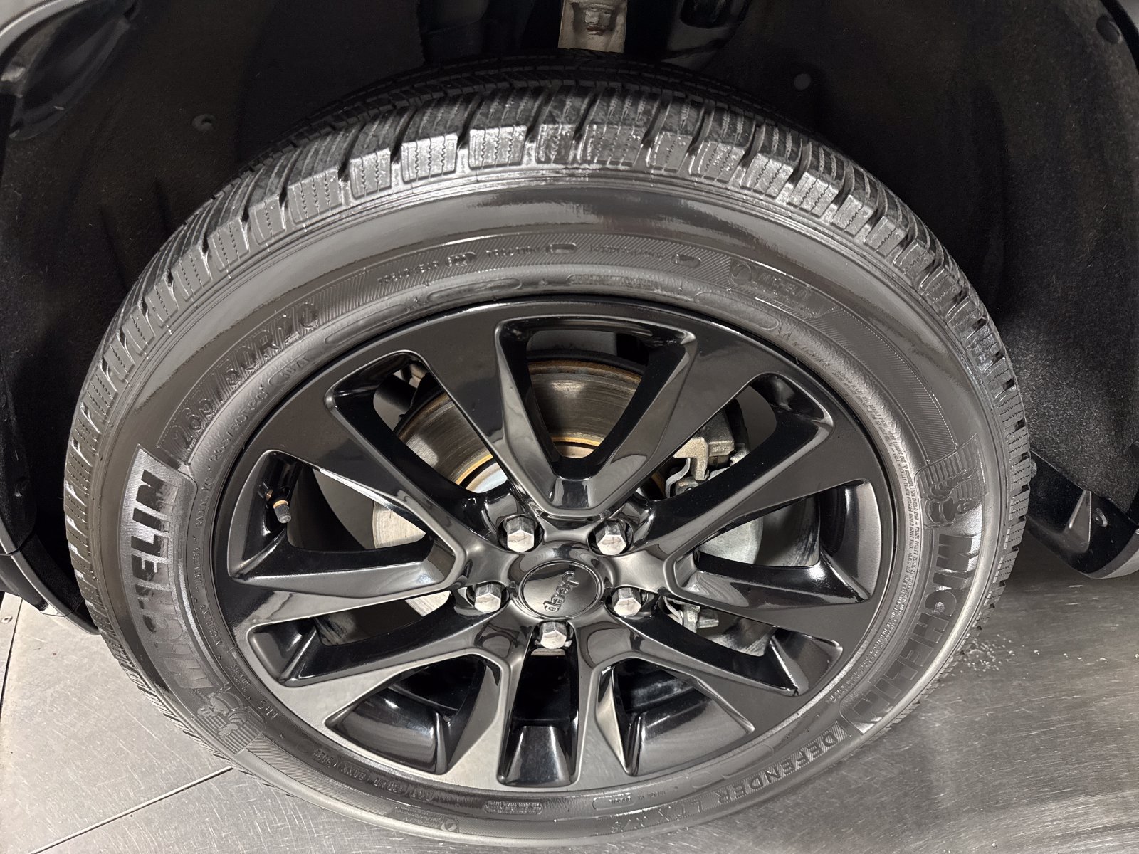 Used 2018 Jeep Grand Cherokee Altitude AWD/4WD image 2