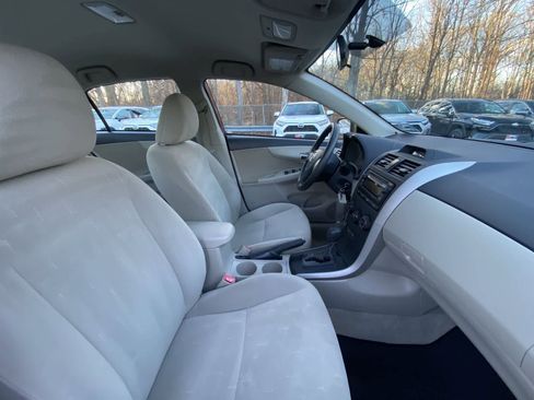 Used 2013 Toyota Corolla L image 29