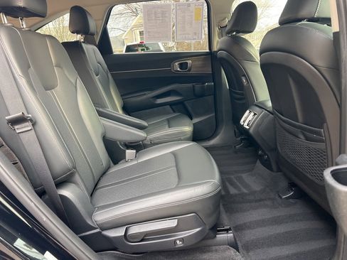 Certified 2021 Kia Sorento EX image 23
