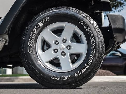 Used 2015 Jeep Wrangler Sport w/ Quick Order Package 24S AWD/4WD image 15