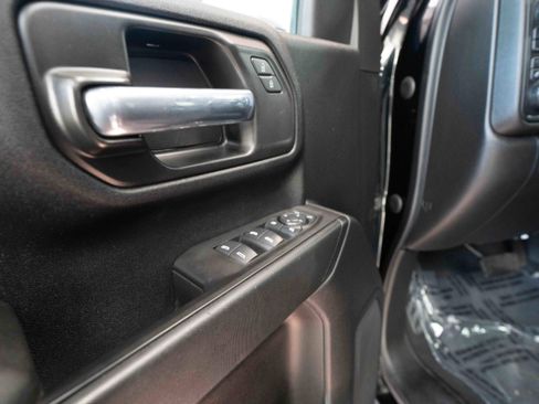 Used 2021 Chevrolet Silverado 2500 Custom w/ Custom Value Package image 7