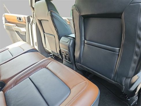Used 2023 Ford Bronco Outer Banks image 11