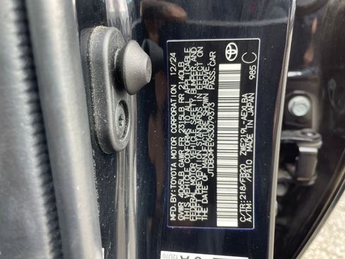 Used 2025 Toyota Corolla LE image 27