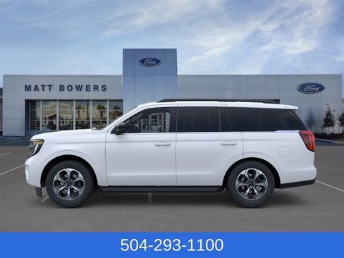 New 2026 Ford Expedition Active image 3