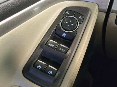 Used 2015 Ford Explorer XLT w/ Equipment Group 201A FWD image 27