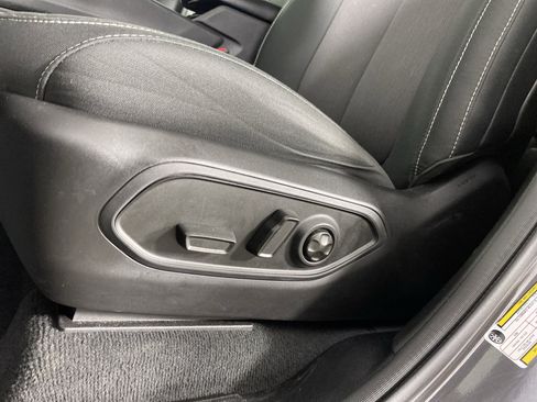 Used 2024 Jeep Grand Cherokee L Laredo w/ Luxury Tech Group I AWD/4WD image 18