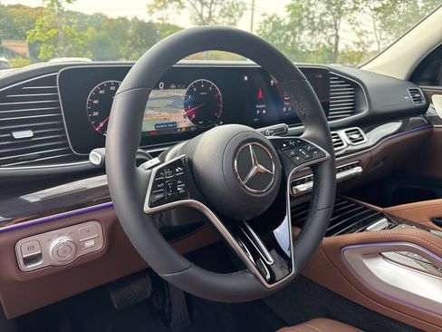 New 2026 Mercedes-Benz GLS 450 4MATIC image 17