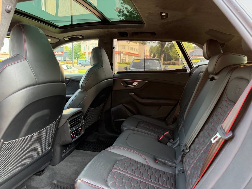 Used 2022 Audi RS Q8 AWD/4WD image 31