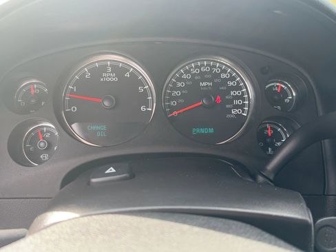 Used 2014 Chevrolet Suburban LT image 12