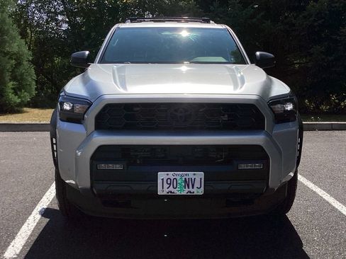 Certified 2025 Toyota 4Runner TRD Off-Road AWD/4WD image 19