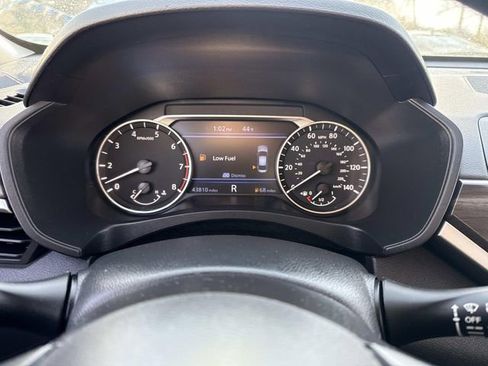 Used 2025 Nissan Altima 2.5 SV image 34