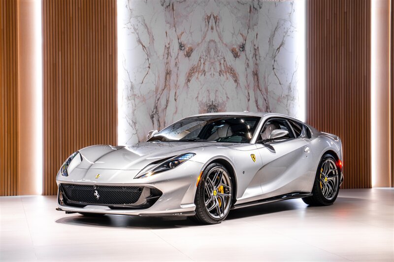 Used 2018 Ferrari 812 Superfast RWD image 1