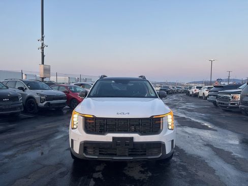 Certified 2024 Kia Sorento SX image 8