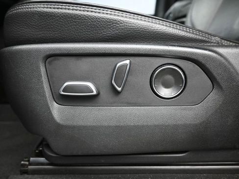 Used 2023 GMC Yukon Denali image 10