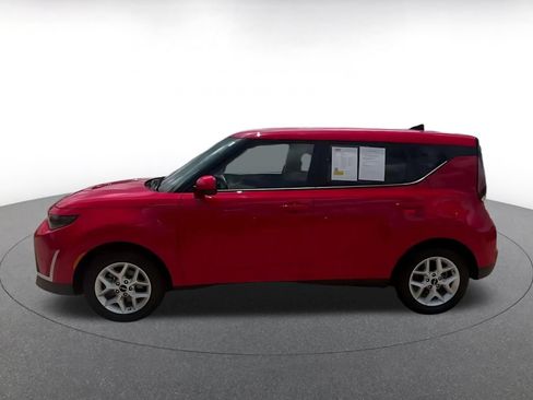 Used 2025 Kia Soul LX w/ LX Technology Package FWD image 4