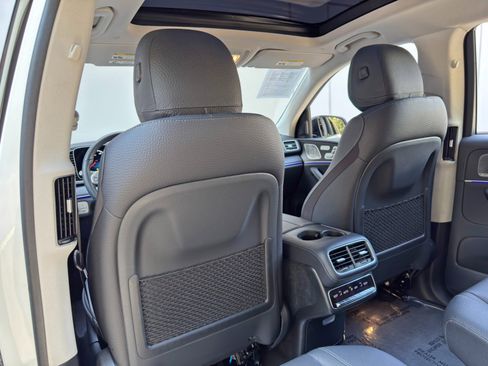 Used 2023 Mercedes-Benz GLS 580 4MATIC image 42