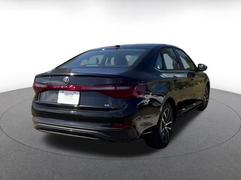 Used 2025 Volkswagen Jetta SE image 15