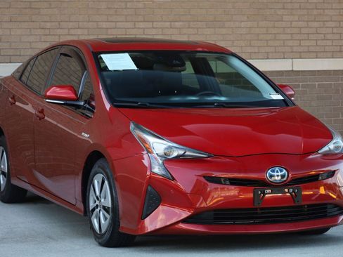 Used 2018 Toyota Prius Four w/ Advanced Technology Package FWD image 5