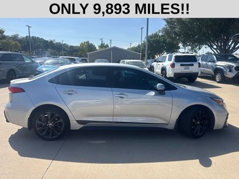 Used 2026 Toyota Corolla SE FWD image 2