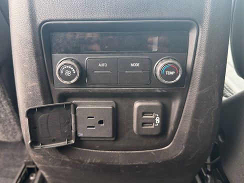 Used 2023 Buick Enclave Essence w/ Experience Buick Package image 18