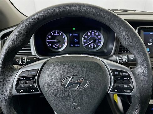 Used 2019 Hyundai Sonata SE image 12
