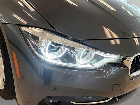 Used 2018 BMW 330i Sedan w/ Convenience Package RWD image 25