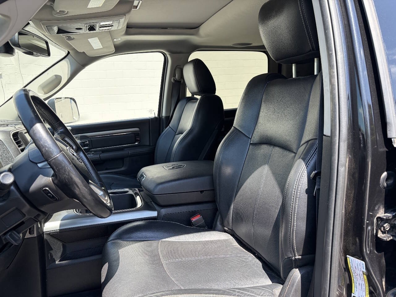 Used 2018 RAM 2500 Laramie w/ Sport Appearance Group AWD/4WD image 39