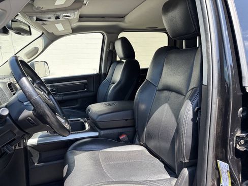 Used 2018 RAM 2500 Laramie w/ Sport Appearance Group AWD/4WD image 39