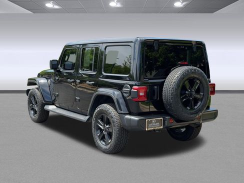 Used 2021 Jeep Wrangler Unlimited Sahara AWD/4WD image 3